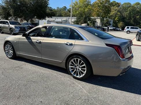 Used 2018 Cadillac CT6 Luxury image 3