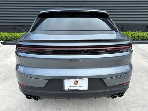 Used 2026 Porsche Cayenne E-Hybrid Coupe AWD/4WD image 13