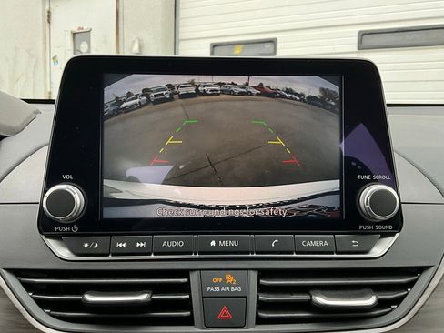 Used 2025 Nissan Altima 2.5 SV image 30