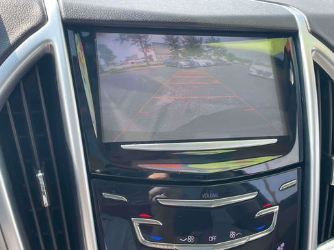 Used 2016 Cadillac SRX Luxury FWD image 18