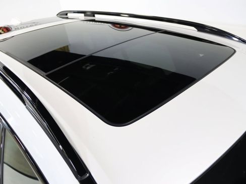 Used 2024 BMW X7 M60i image 9