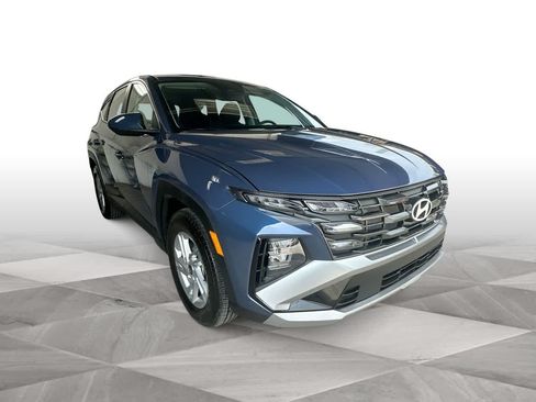 Used 2026 Hyundai Tucson SE FWD image 2