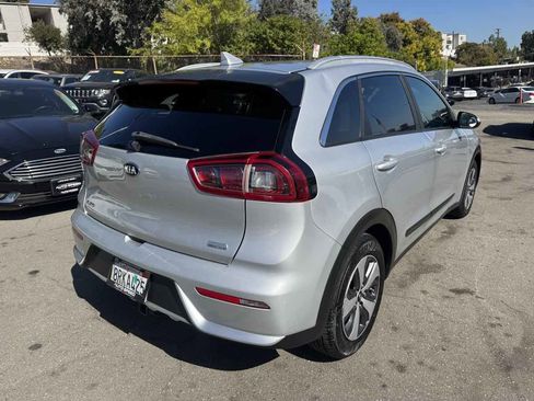 Used 2019 Kia Niro LX image 4