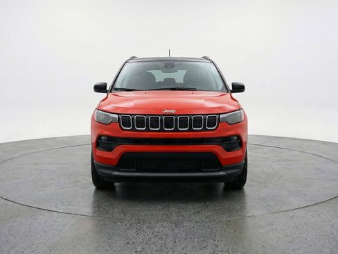 Used 2025 Jeep Compass Limited image 2