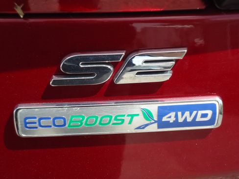 Used 2018 Ford Escape SE w/ SE Sync 3 Package AWD/4WD image 10