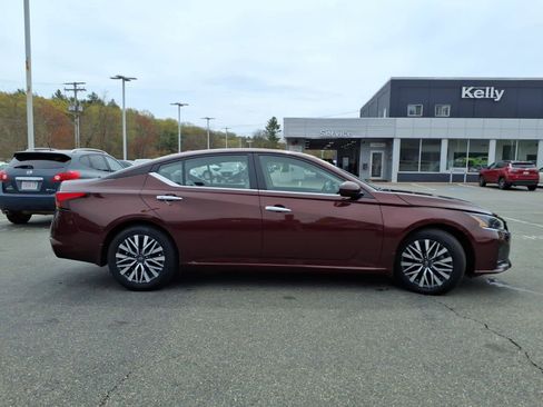 Certified 2023 Nissan Altima 2.5 SV w/ SV Premium Package FWD image 4