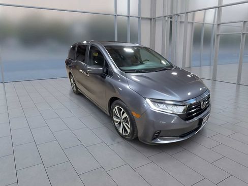 Used 2022 Honda Odyssey Touring image 2