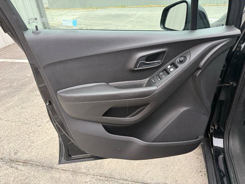 Used 2020 Chevrolet Trax LT w/ Driver Confidence Package image 20