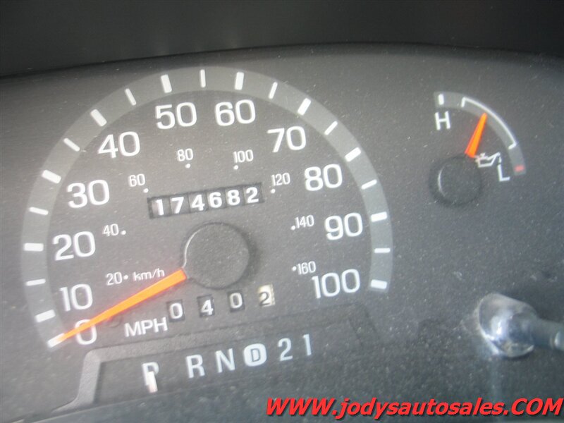 Used 2000 Ford E-250 and Econoline 250 RWD image 6