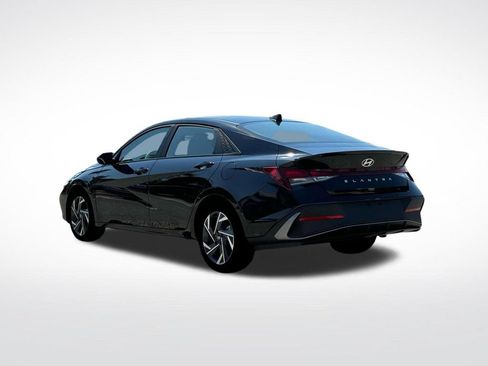 Used 2025 Hyundai Elantra Sport FWD image 5