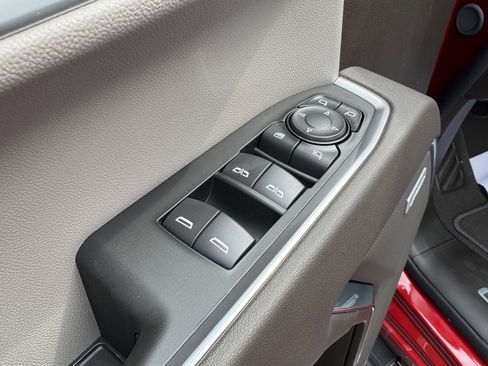 New 2026 GMC Sierra 1500 SLT image 13