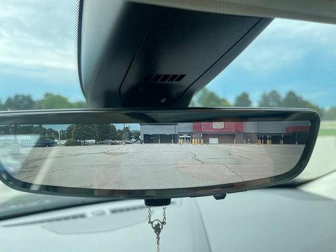 Used 2022 Cadillac XT5 Premium Luxury w/ Technology Package AWD/4WD image 25