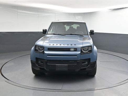 Certified 2023 Land Rover Defender 110 X-Dynamic SE image 28