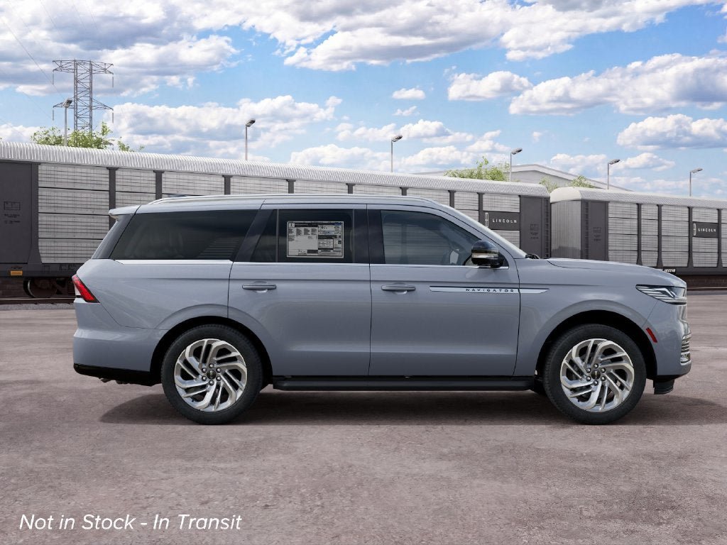 New 2027 Lincoln Navigator Premiere RWD image 5