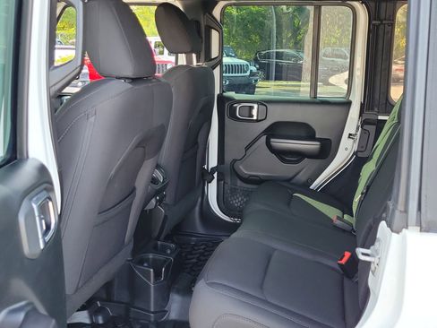 Used 2019 Jeep Wrangler Unlimited Sport S AWD/4WD image 14