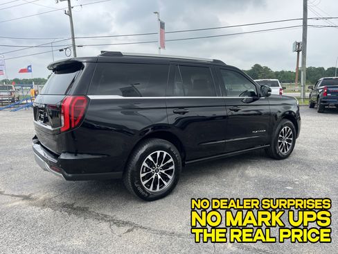 Used 2025 Ford Expedition Platinum AWD/4WD image 2