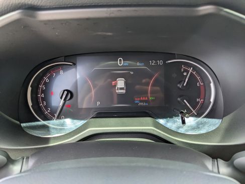 Used 2025 Toyota RAV4 XLE Premium FWD image 34