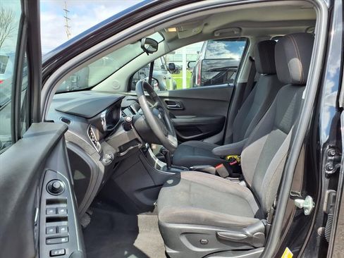 Used 2017 Chevrolet Trax LS FWD image 17
