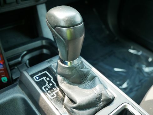 Used 2020 Toyota Tacoma TRD Off-Road AWD/4WD image 24