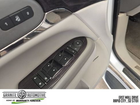 Used 2017 Buick Enclave Premium w/ Experience Buick Package FWD image 11