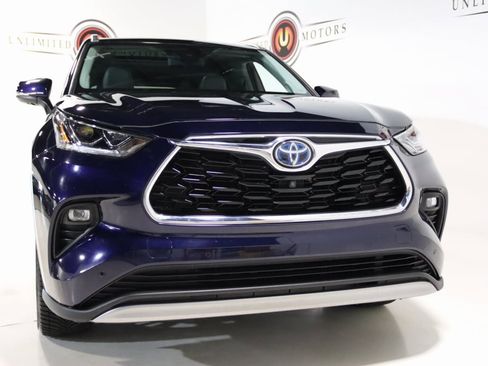 Used 2021 Toyota Highlander Platinum image 30