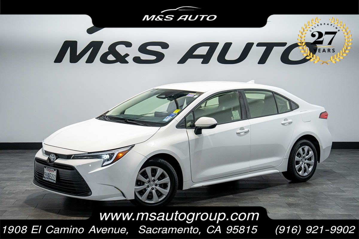 Used 2023 Toyota Corolla LE FWD image 1