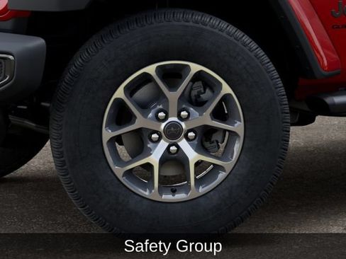 Used 2025 Jeep Gladiator Sport AWD/4WD image 9