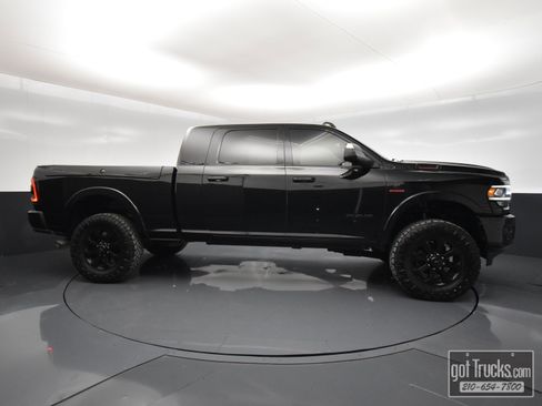 Used 2020 RAM 2500 Laramie w/ Night Edition AWD/4WD image 50