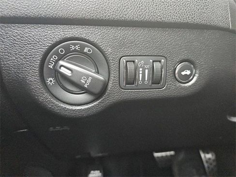 Used 2019 Dodge Charger Scat Pack w/ Navigation & Travel Group image 15