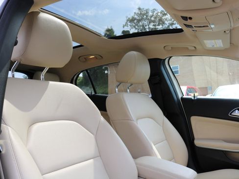 Used 2016 Mercedes-Benz GLA 250 image 48