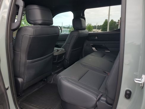 Used 2025 Toyota Tundra Limited AWD/4WD image 12