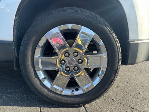 Used 2017 GMC Acadia Limited SLT image 22