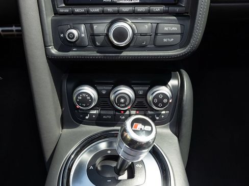 Used 2014 Audi R8 V8 w/ Convenience Package AWD/4WD image 34