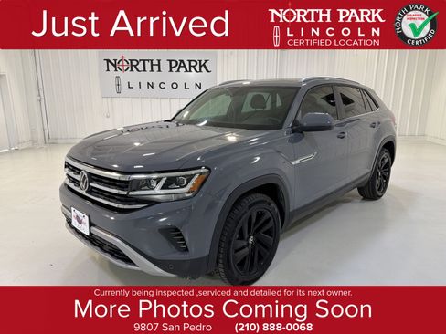Used 2022 Volkswagen Atlas Cross Sport SE FWD image 1