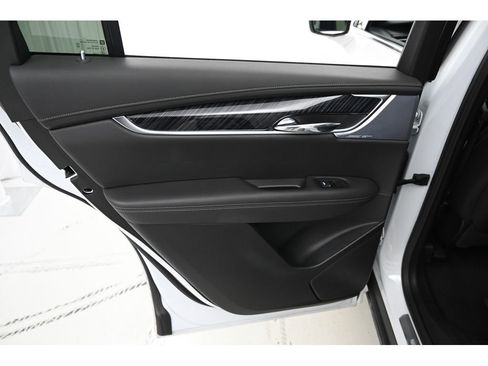 Used 2025 Cadillac XT6 Premium Luxury image 20