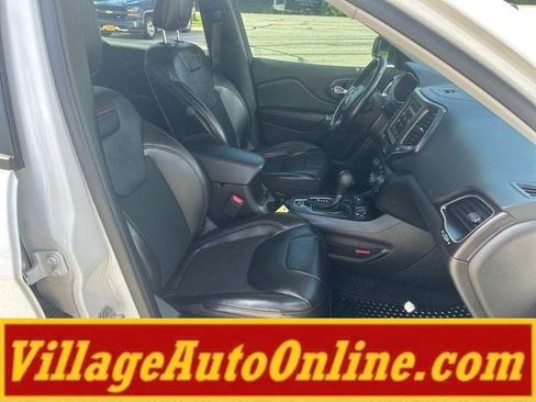 Used 2021 Jeep Cherokee Trailhawk w/ Trailer Tow Group AWD/4WD image 41