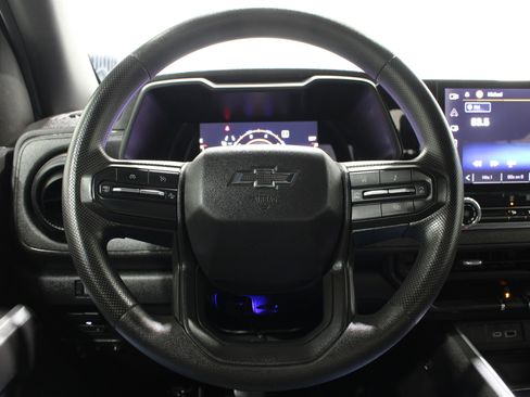 Used 2023 Chevrolet Colorado Trail Boss w/ Technology Package AWD/4WD image 11