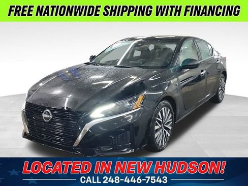 Used 2024 Nissan Altima 2.5 SV image 1