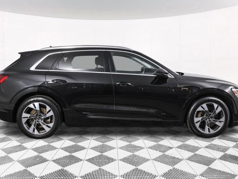 Used 2023 Audi e-tron Premium image 13