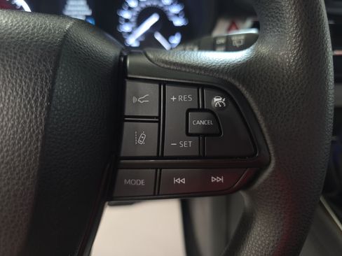 Used 2023 Toyota Sienna LE AWD/4WD image 16