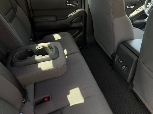 Used 2025 Nissan Frontier SV w/ SV Convenience Package RWD image 31