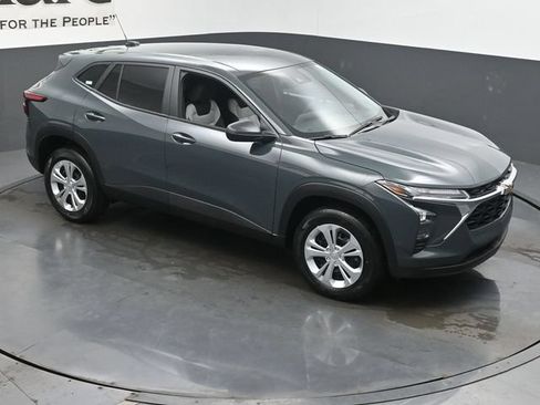 New 2026 Chevrolet Trax LS FWD image 16