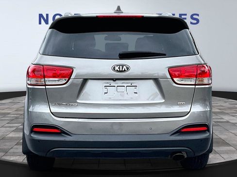 Used 2016 Kia Sorento FWD w/ LX Convenience Package image 5