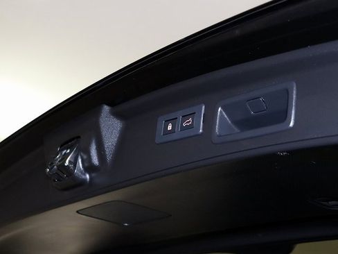 Used 2019 Subaru Forester Limited image 31