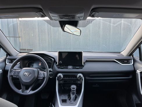 Used 2025 Toyota RAV4 XLE image 33