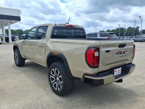 Used 2024 GMC Canyon AT4 w/ Canyon Safety Plus Package AWD/4WD image 5