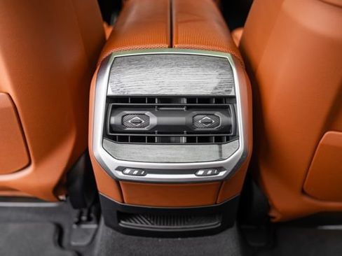 Used 2023 BMW 740i w/ Luxury Rear Seating Package RWD image 42