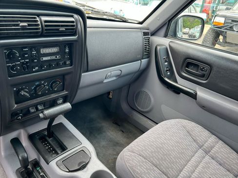 Used 1997 Jeep Cherokee Sport AWD/4WD image 10