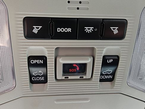 Used 2020 Toyota RAV4 XLE w/ Convenience Package image 20