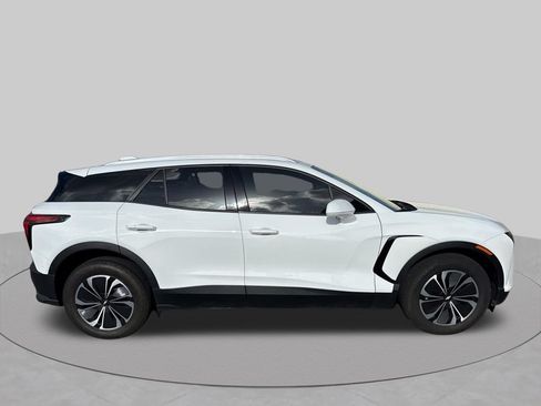 Used 2024 Chevrolet Blazer EV LT AWD/4WD image 4